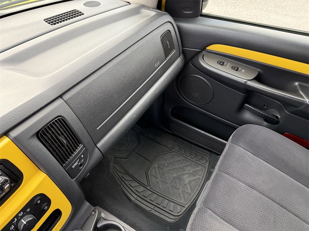 2004 Dodge Ram 1500 SLT