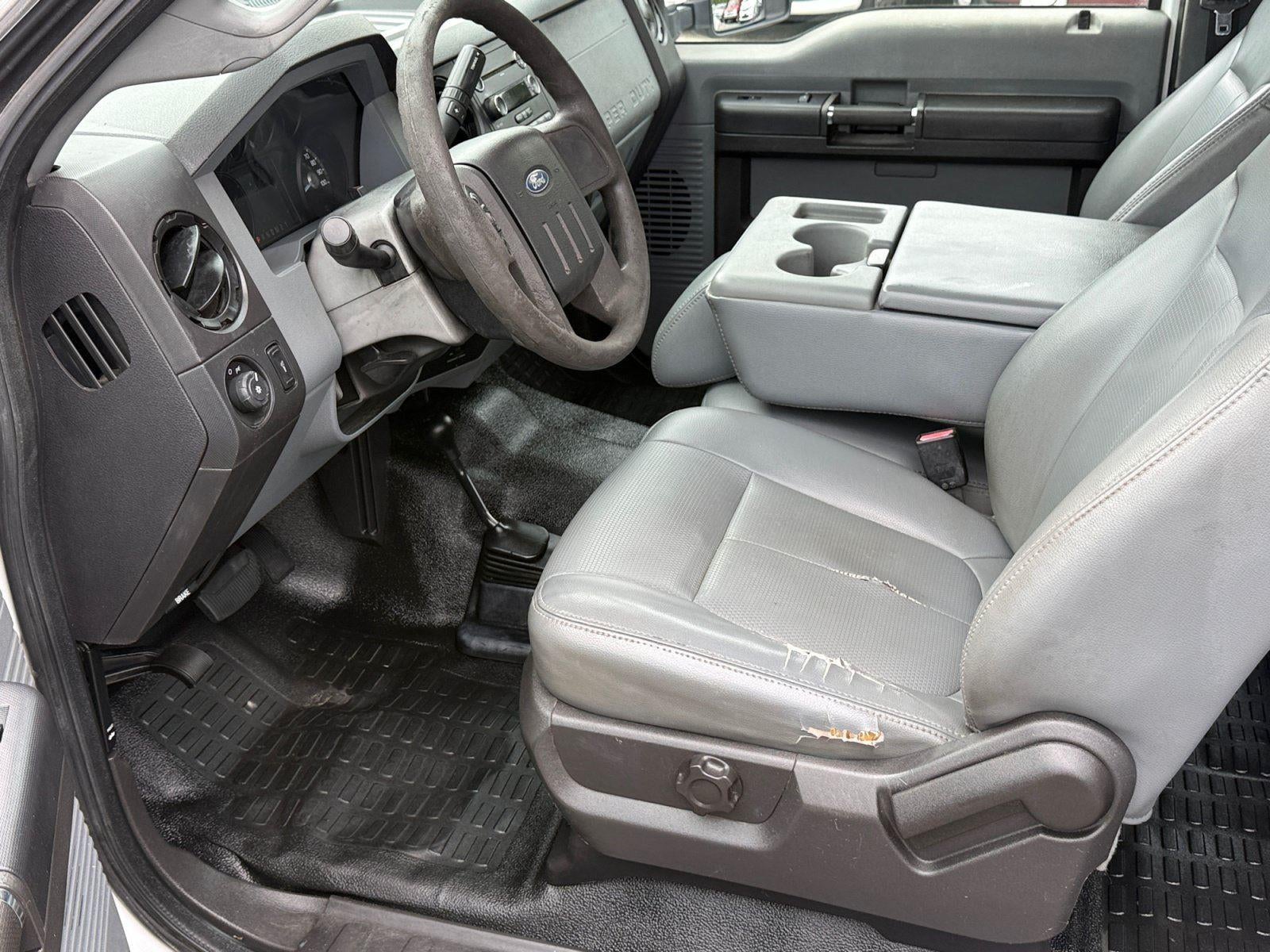 2011 Ford Super Duty F-350 SRW XL