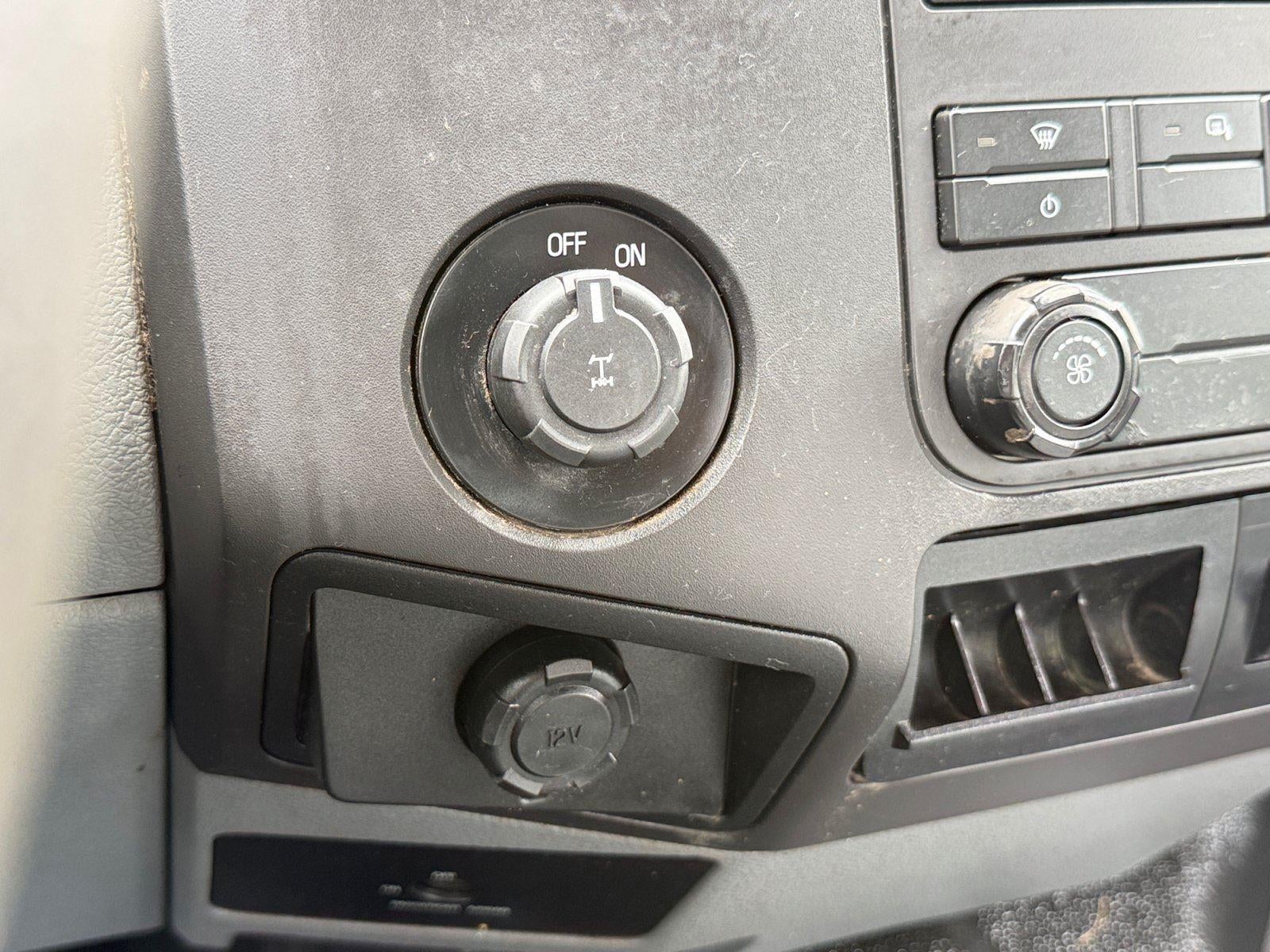 2011 Ford Super Duty F-350 SRW XL
