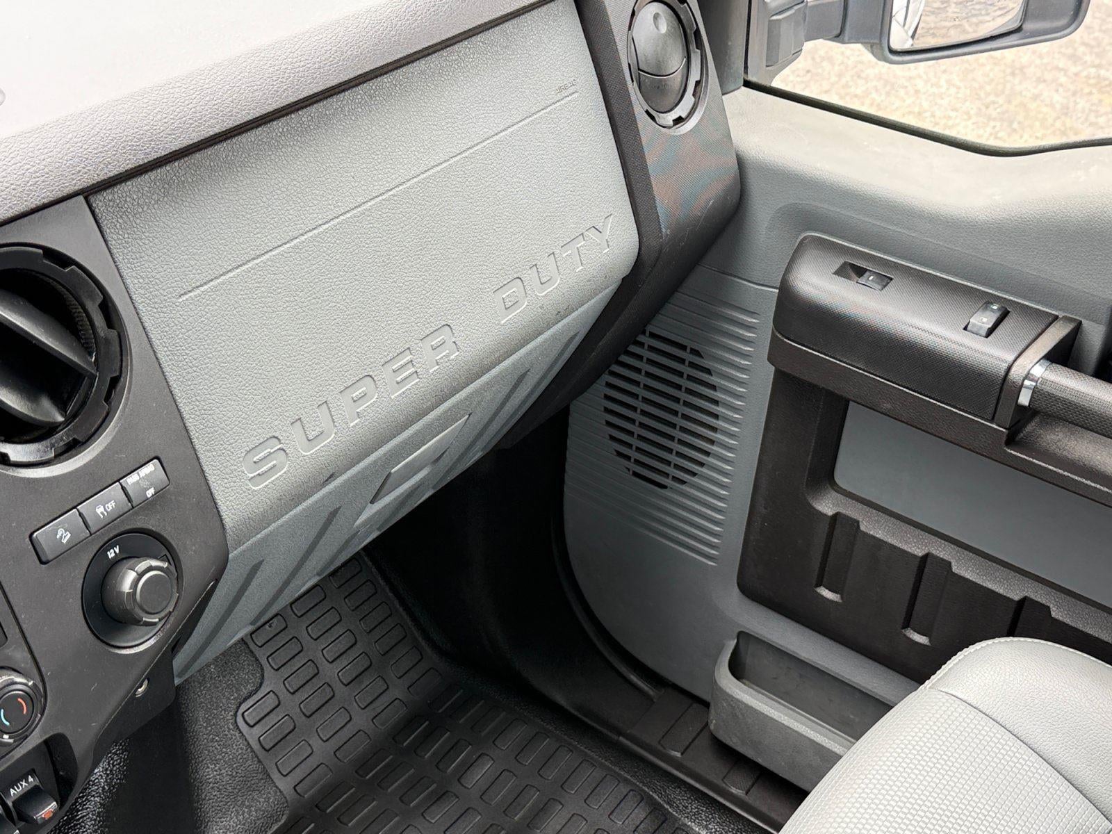 2011 Ford Super Duty F-350 SRW XL
