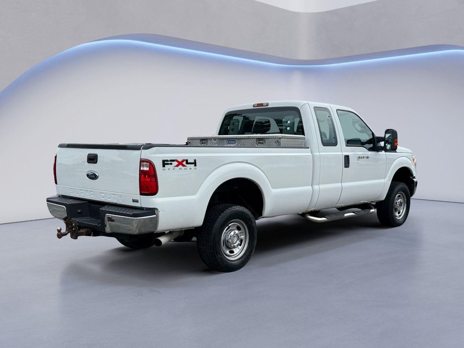 2011 Ford Super Duty F-350 SRW XL