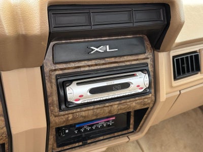 1986 Ford F-Series Pickup XL