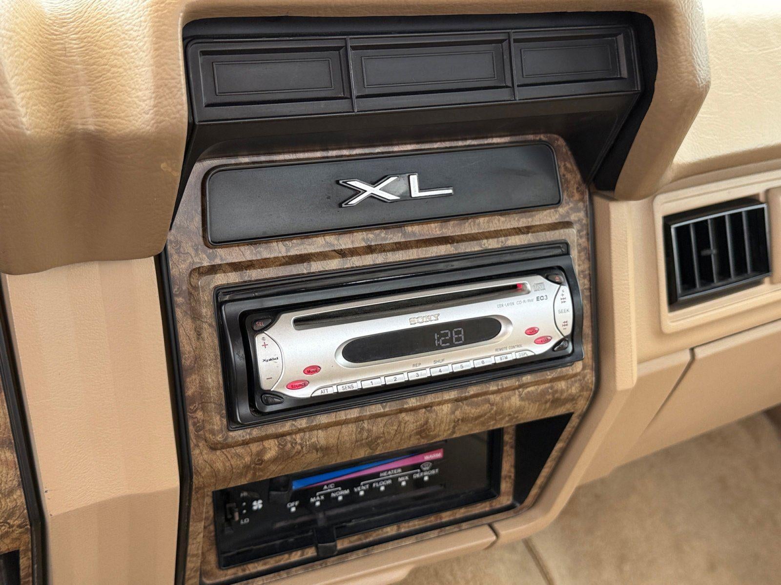 1986 Ford F-Series Pickup XL