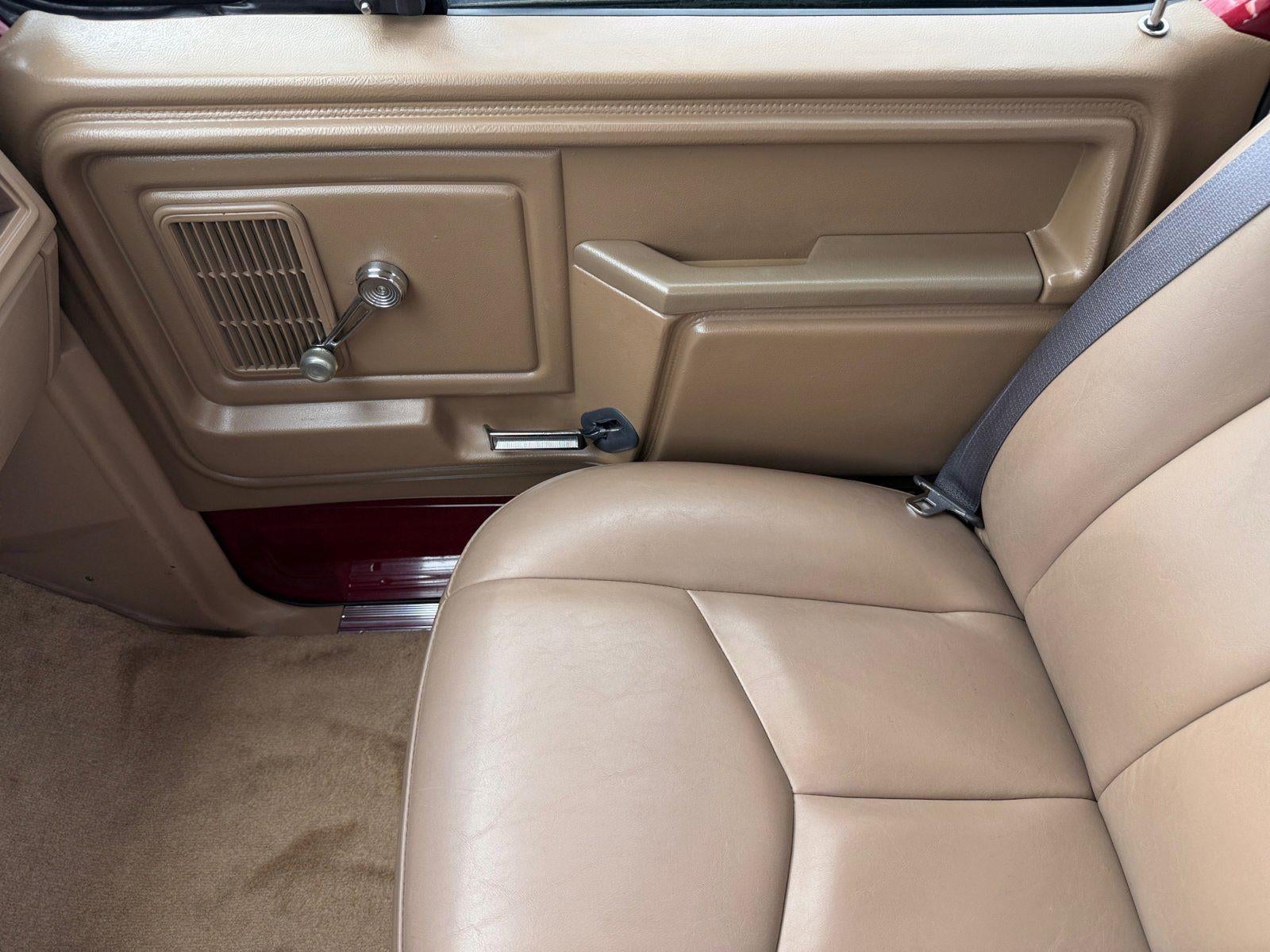 1986 Ford F-Series Pickup XL