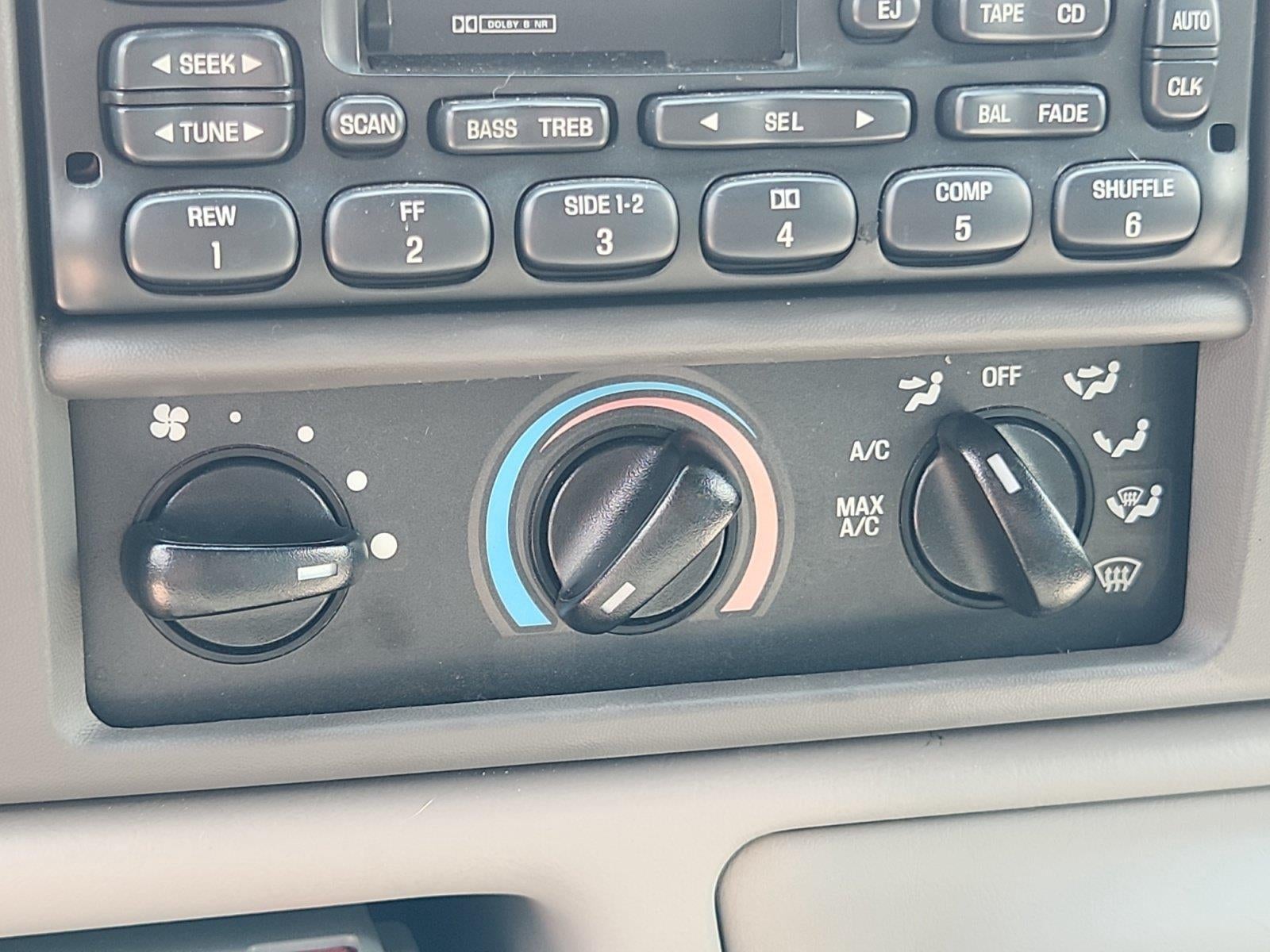 2000 Ford Super Duty F-350 DRW XLT