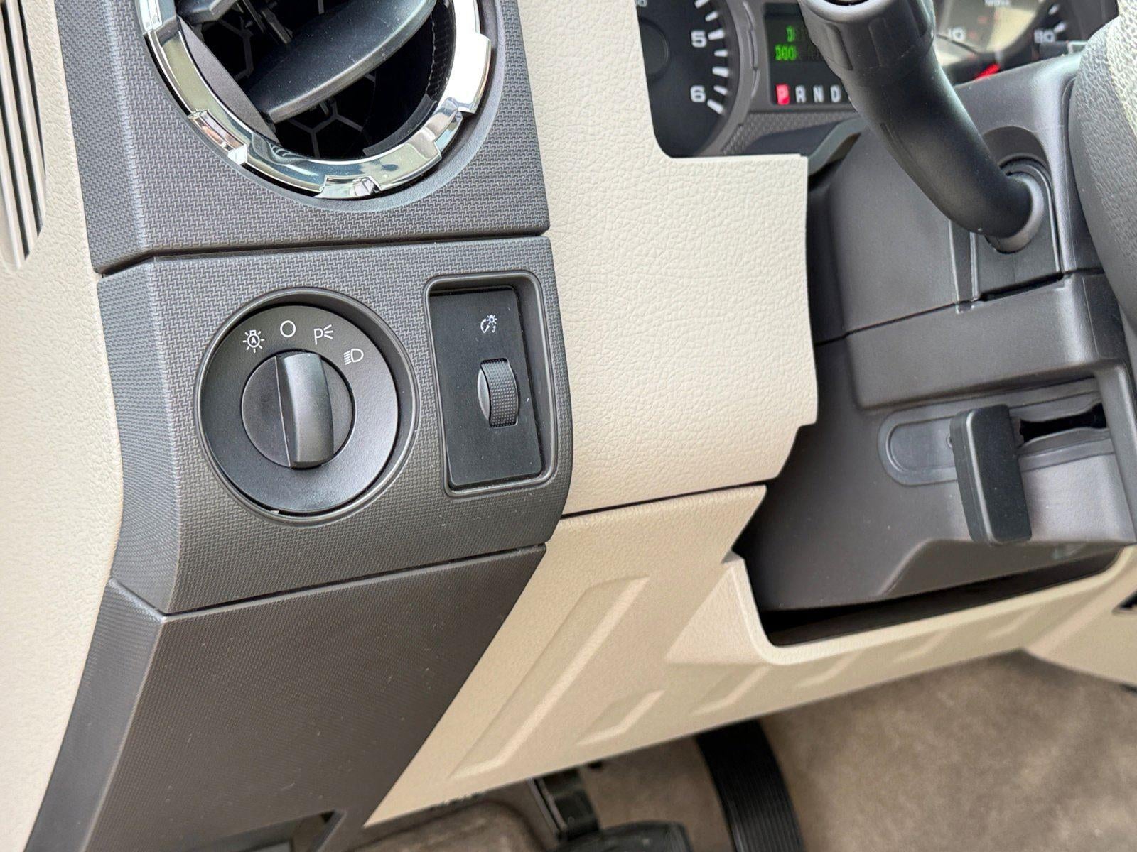 2008 Ford Super Duty F-350 DRW XL