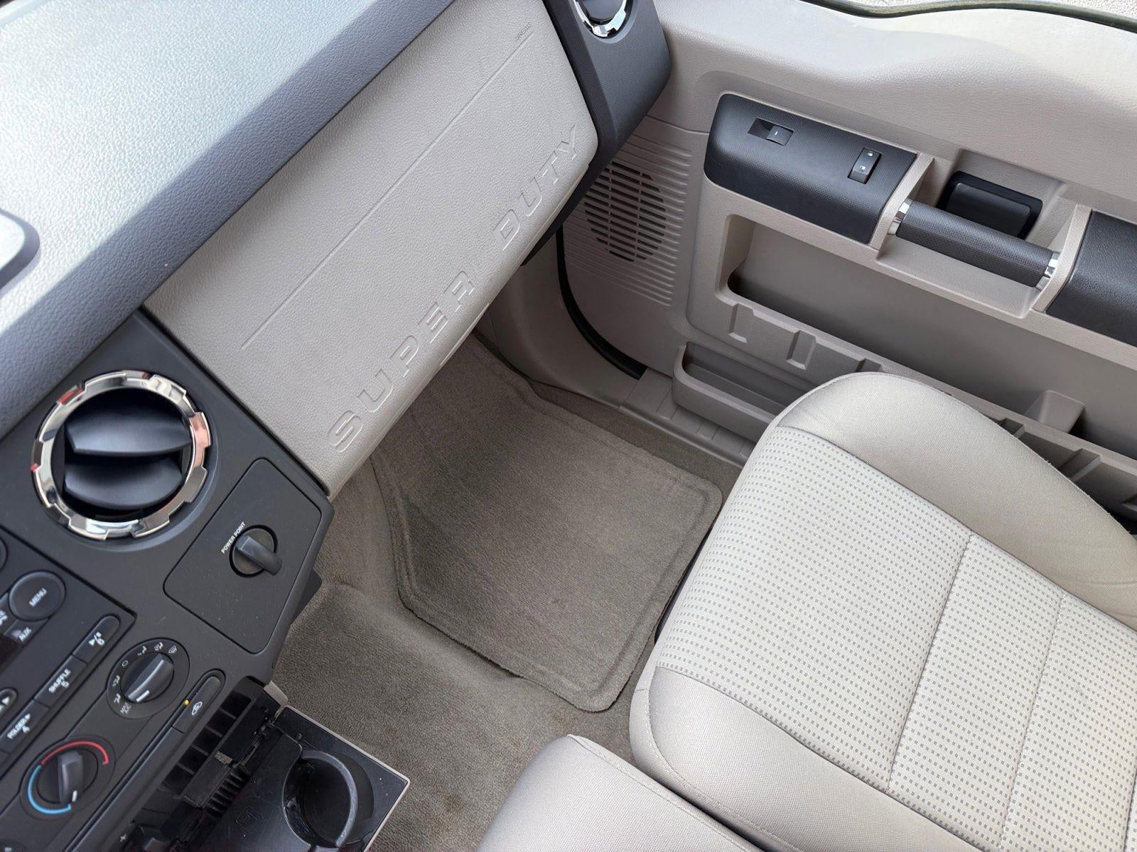 2008 Ford Super Duty F-350 DRW XL