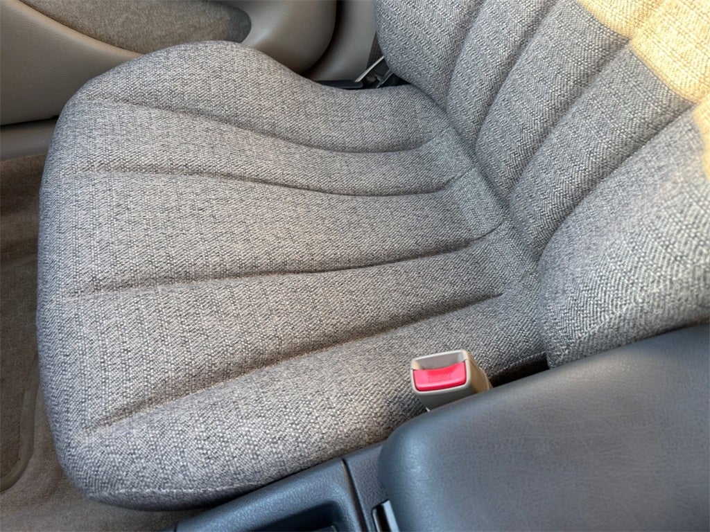 2003 Chevrolet Cavalier Base