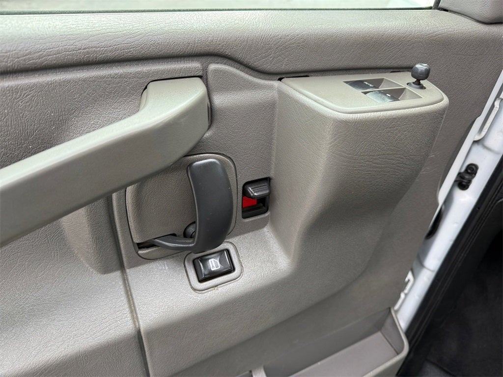 2017 Chevrolet Express 3500 LT Passenger