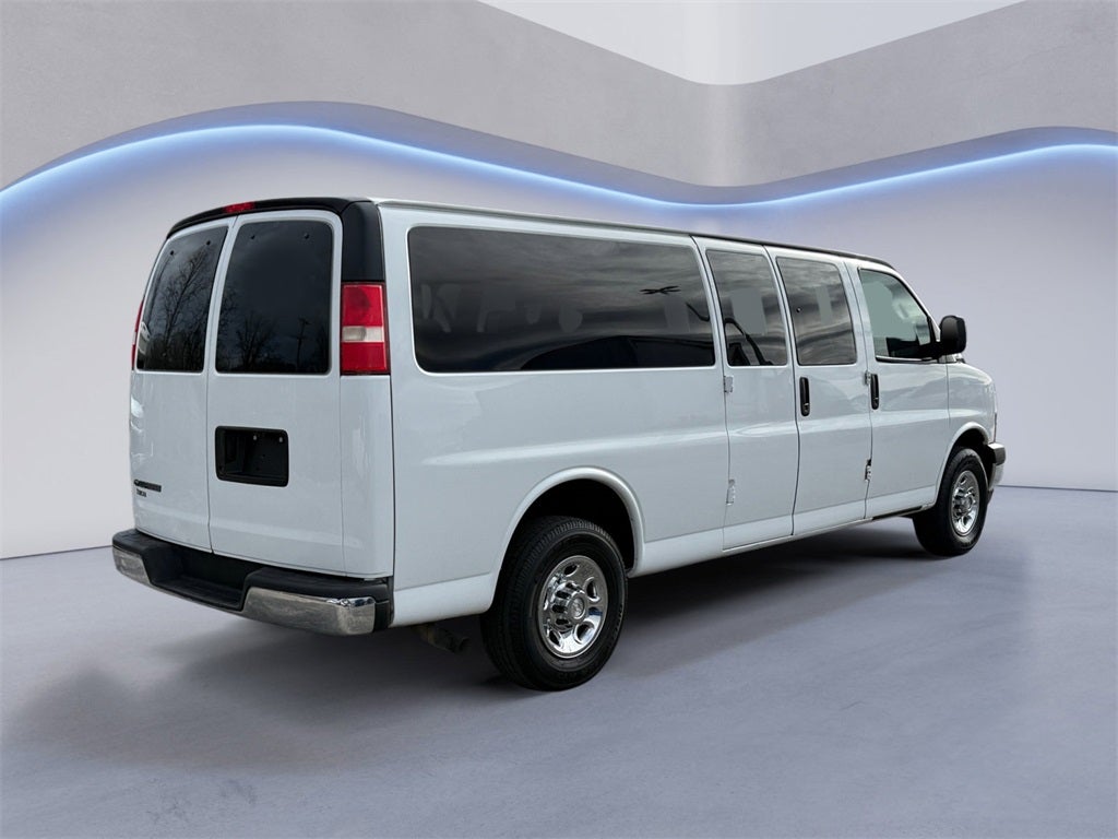 2017 Chevrolet Express 3500 LT Passenger
