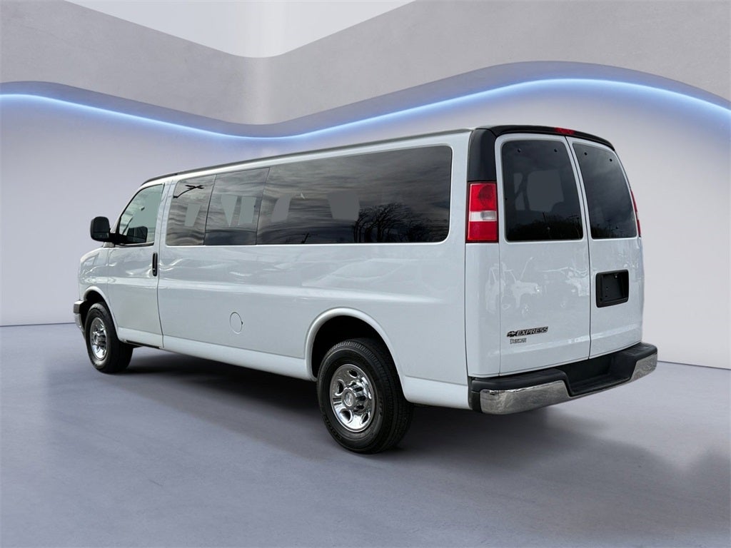 2017 Chevrolet Express 3500 LT Passenger