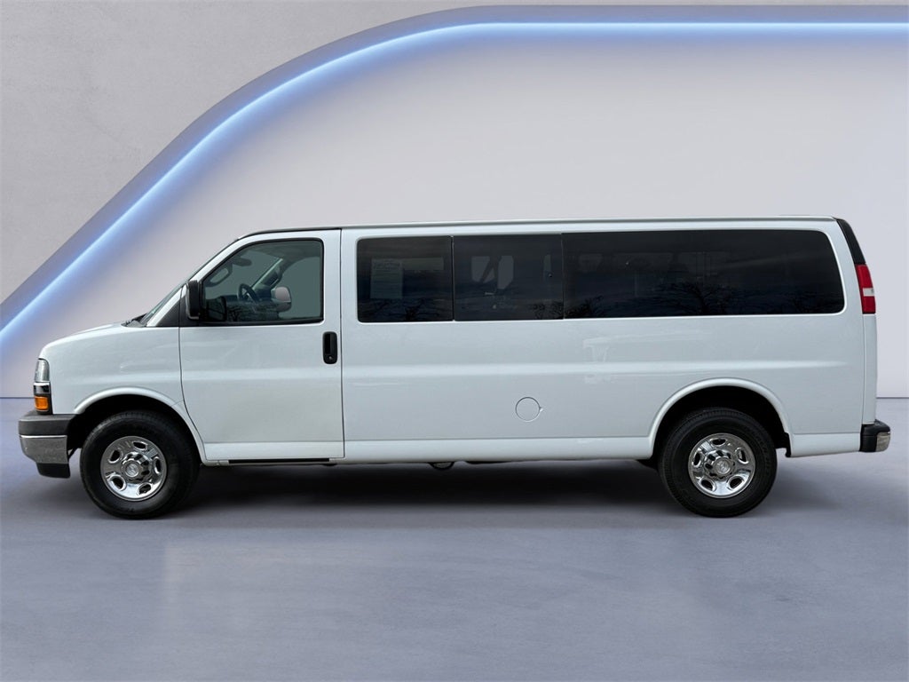 2017 Chevrolet Express 3500 LT Passenger