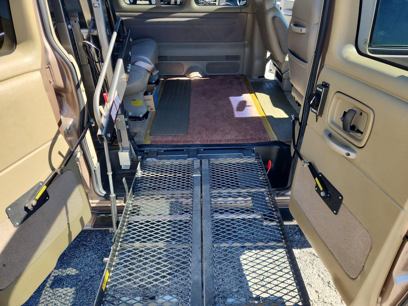 2001 Chevrolet Express Van Base