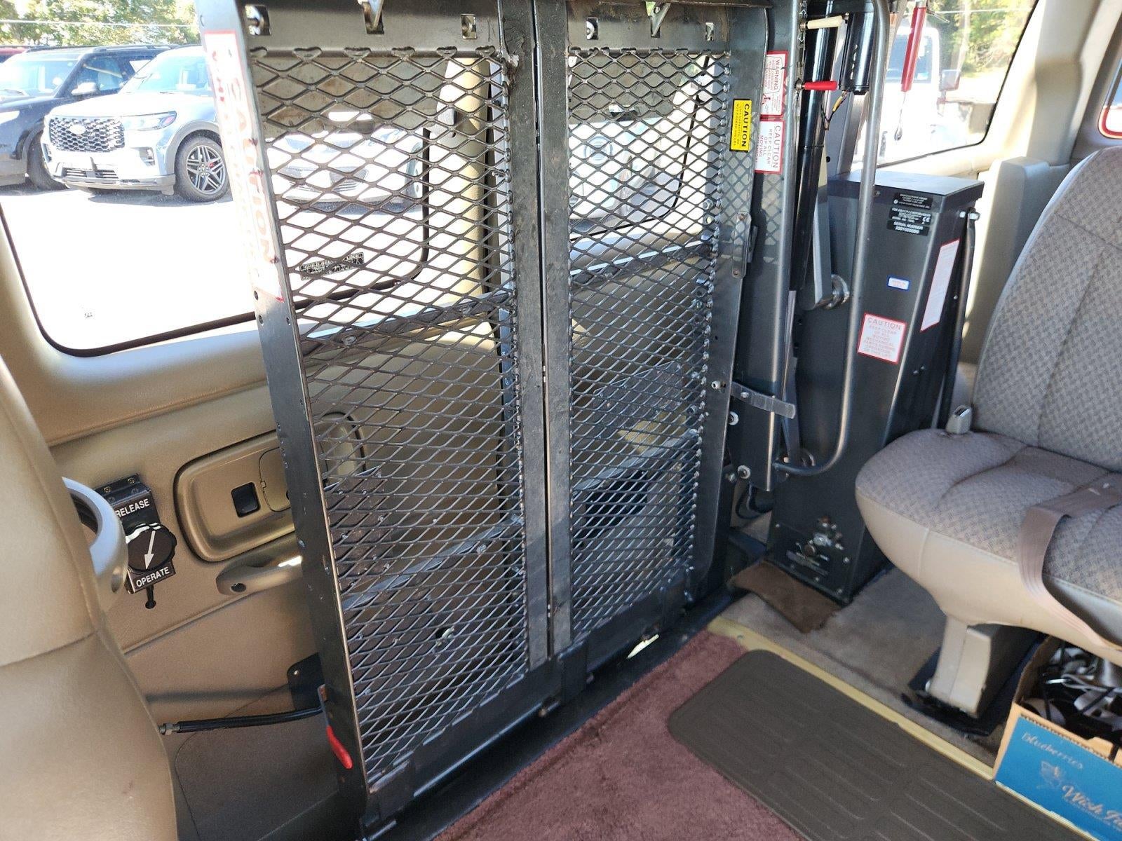 2001 Chevrolet Express Van Base