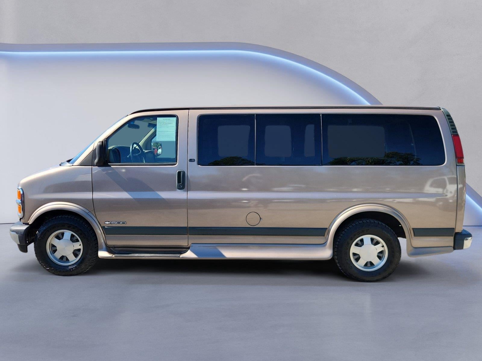 2001 Chevrolet Express Van Base