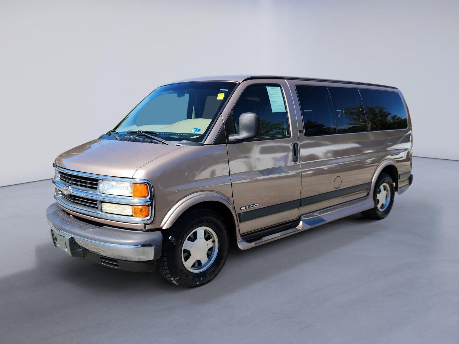 2001 Chevrolet Express Van Base