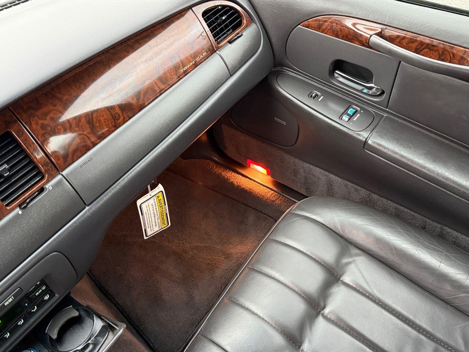 1998 Lincoln Town Car Executive