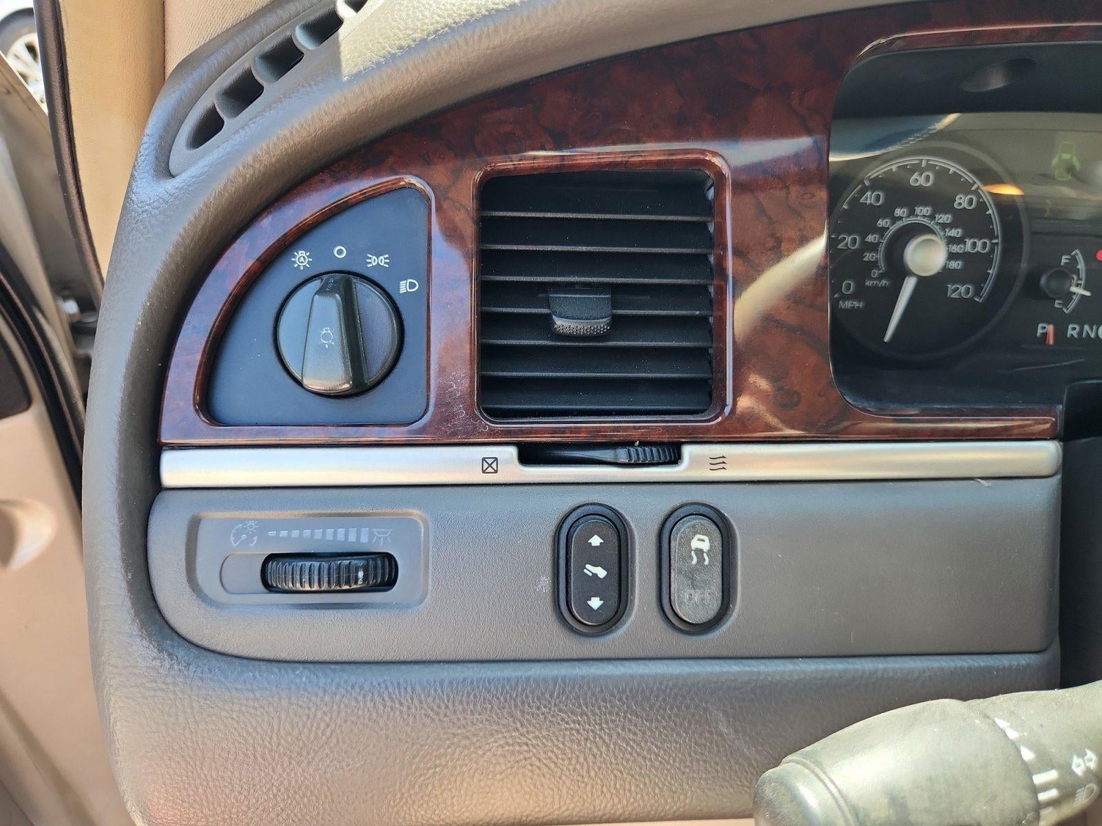 2007 Lincoln Town Car Signature