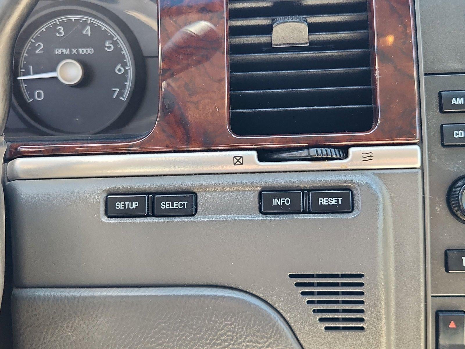 2007 Lincoln Town Car Signature