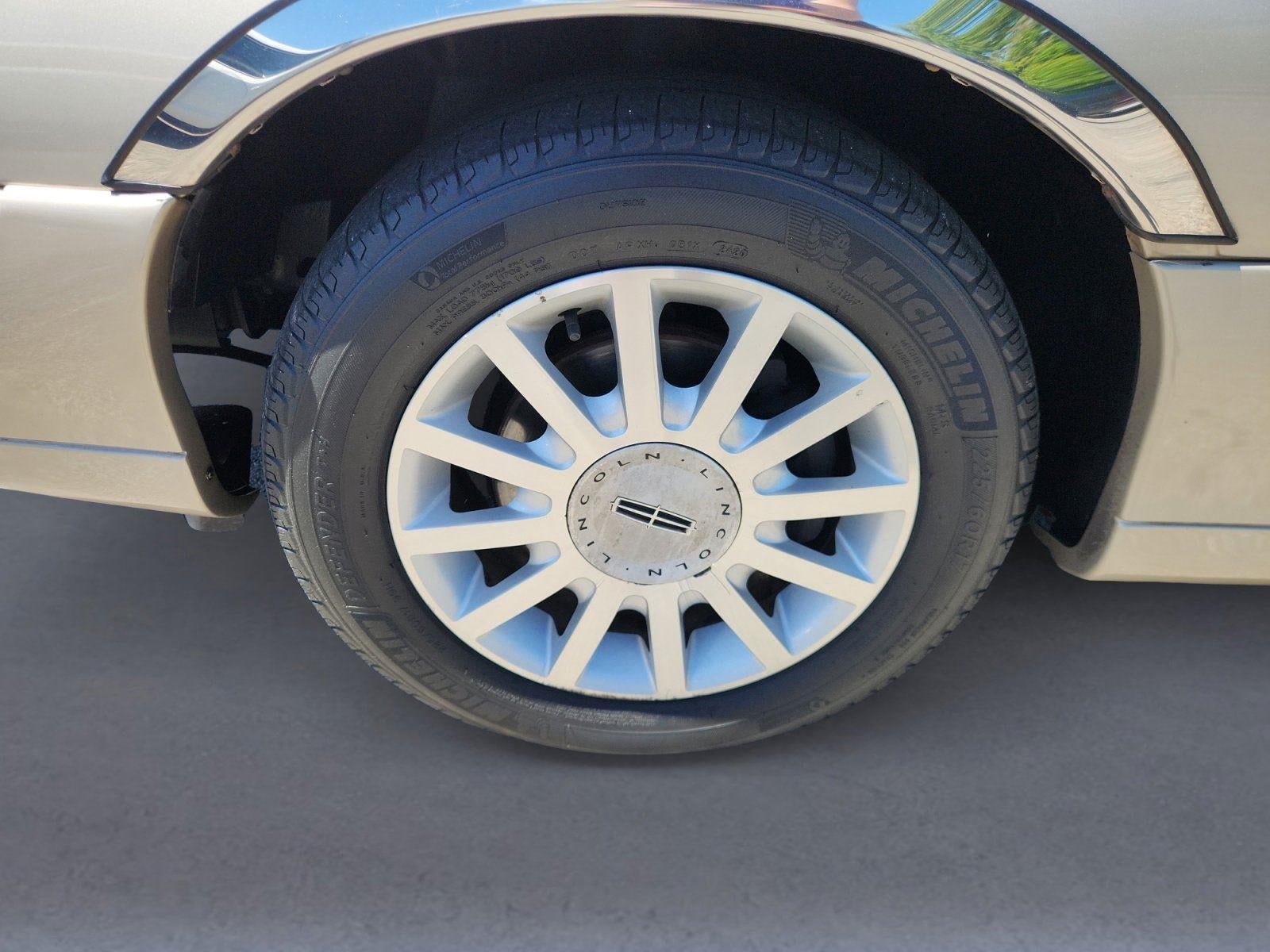 2007 Lincoln Town Car Signature