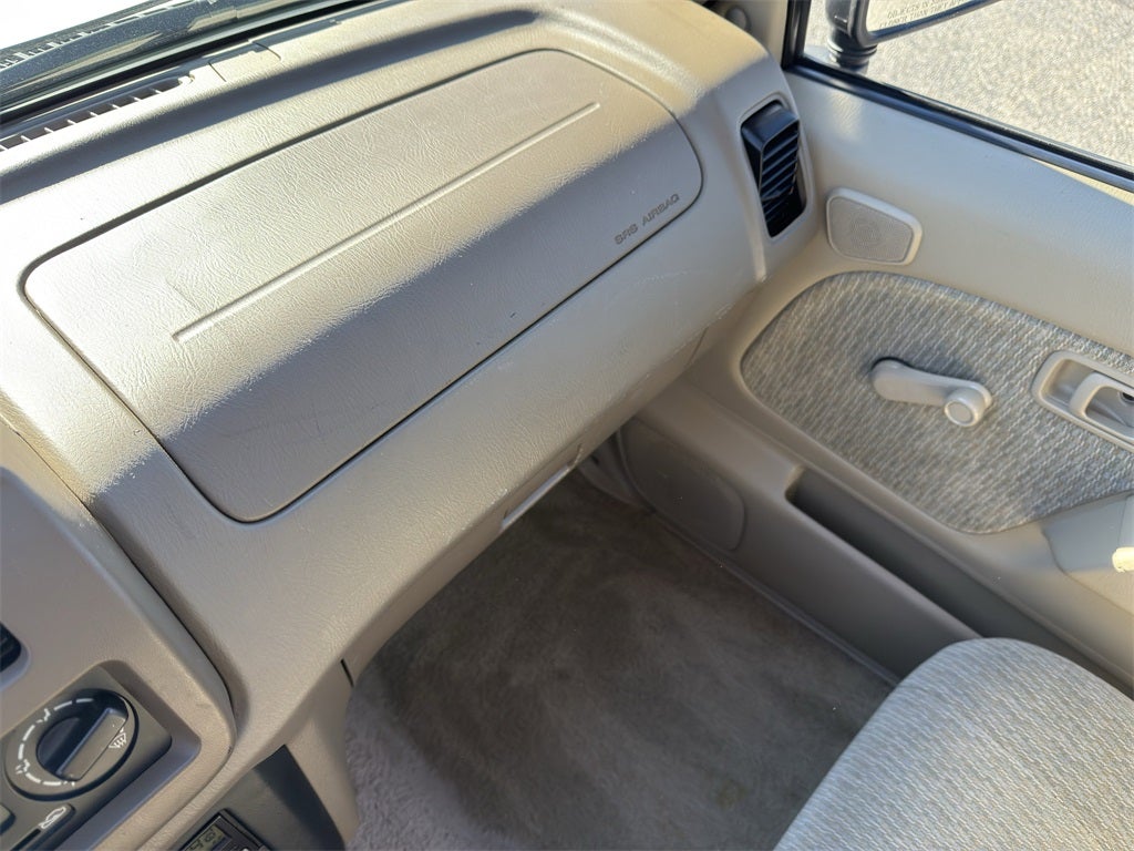 1998 Nissan Frontier XE