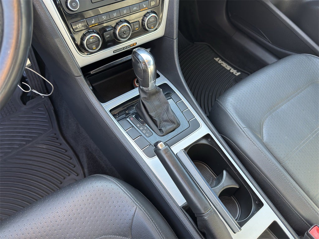 2012 Volkswagen Passat 2.5 SE