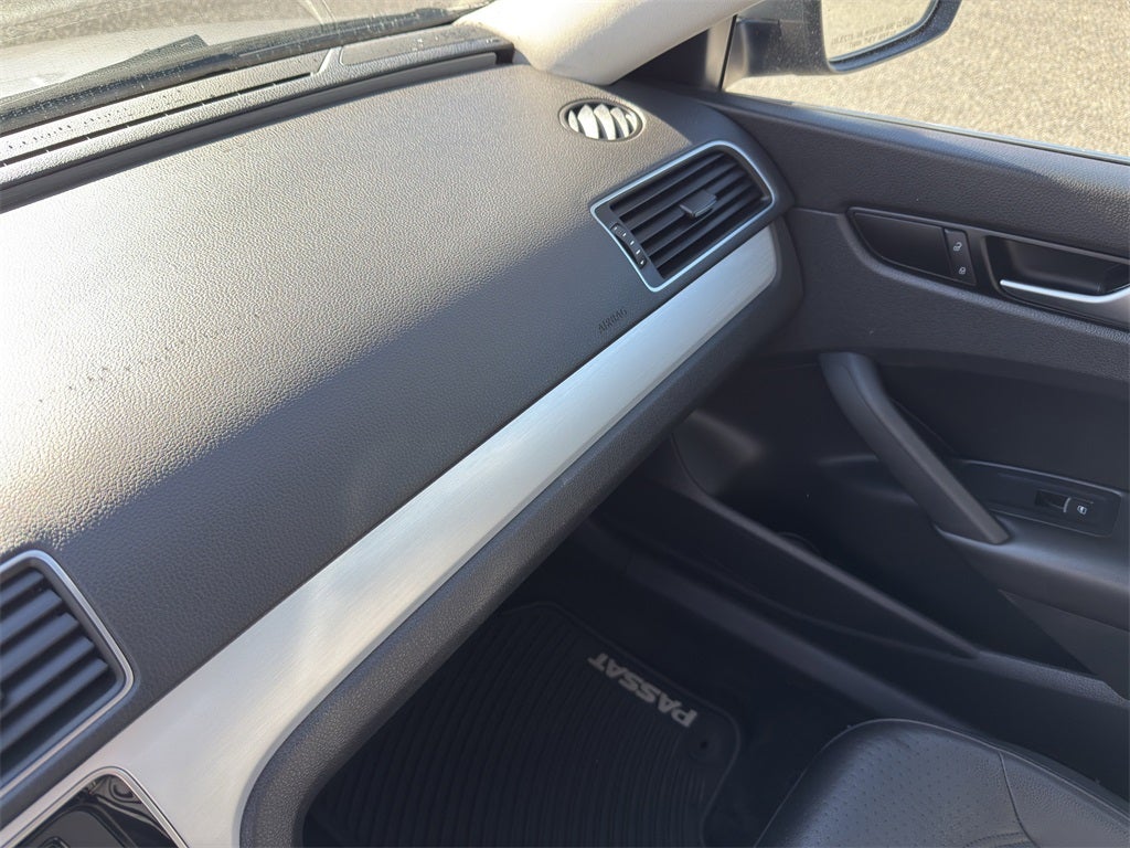 2012 Volkswagen Passat 2.5 SE