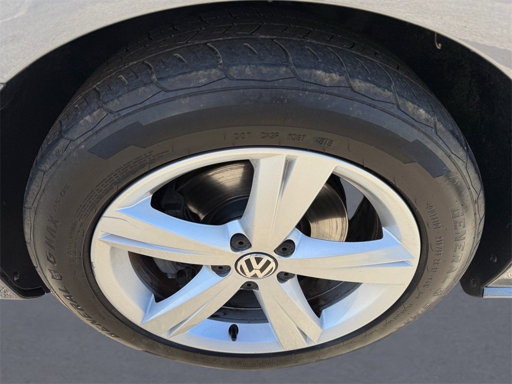 2012 Volkswagen Passat 2.5 SE