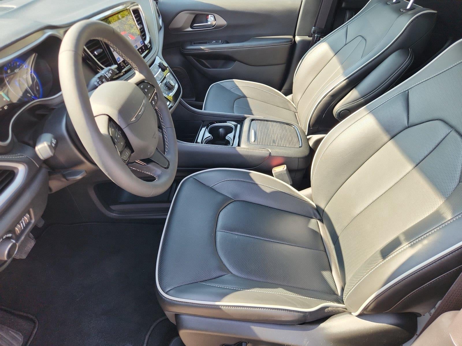 2027 Chrysler Pacifica Limited