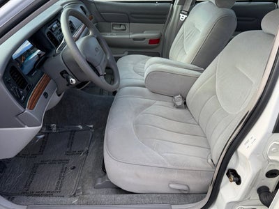 1997 Ford Crown Victoria Base