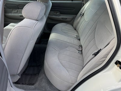 1997 Ford Crown Victoria Base