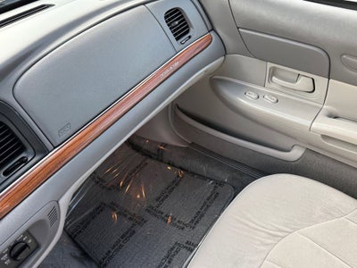 1997 Ford Crown Victoria Base