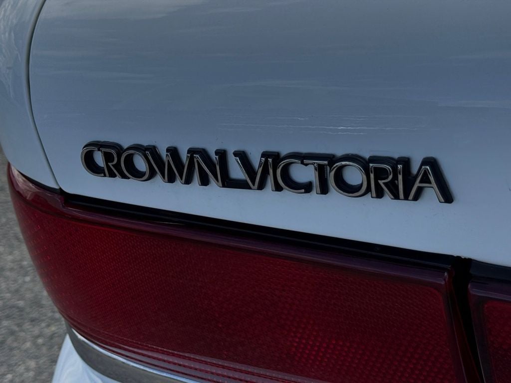 1997 Ford Crown Victoria Base