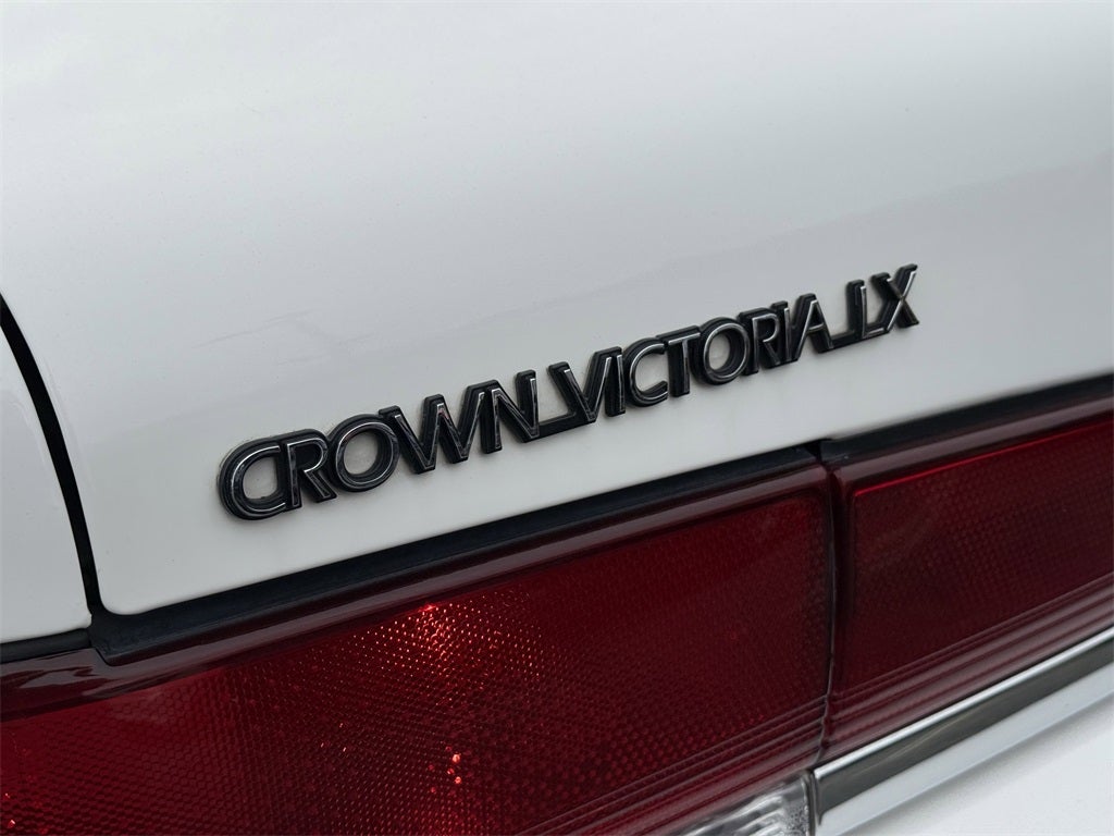 1996 Ford Crown Victoria LX