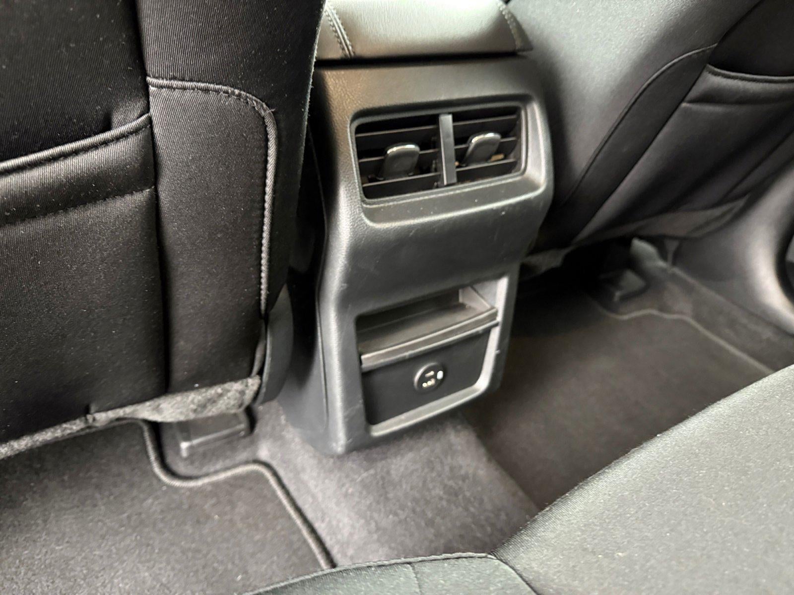 2022 Ford Edge SE
