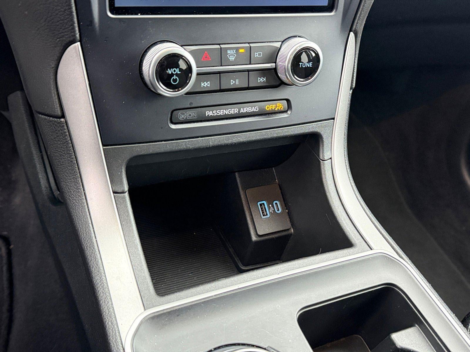 2022 Ford Edge SE