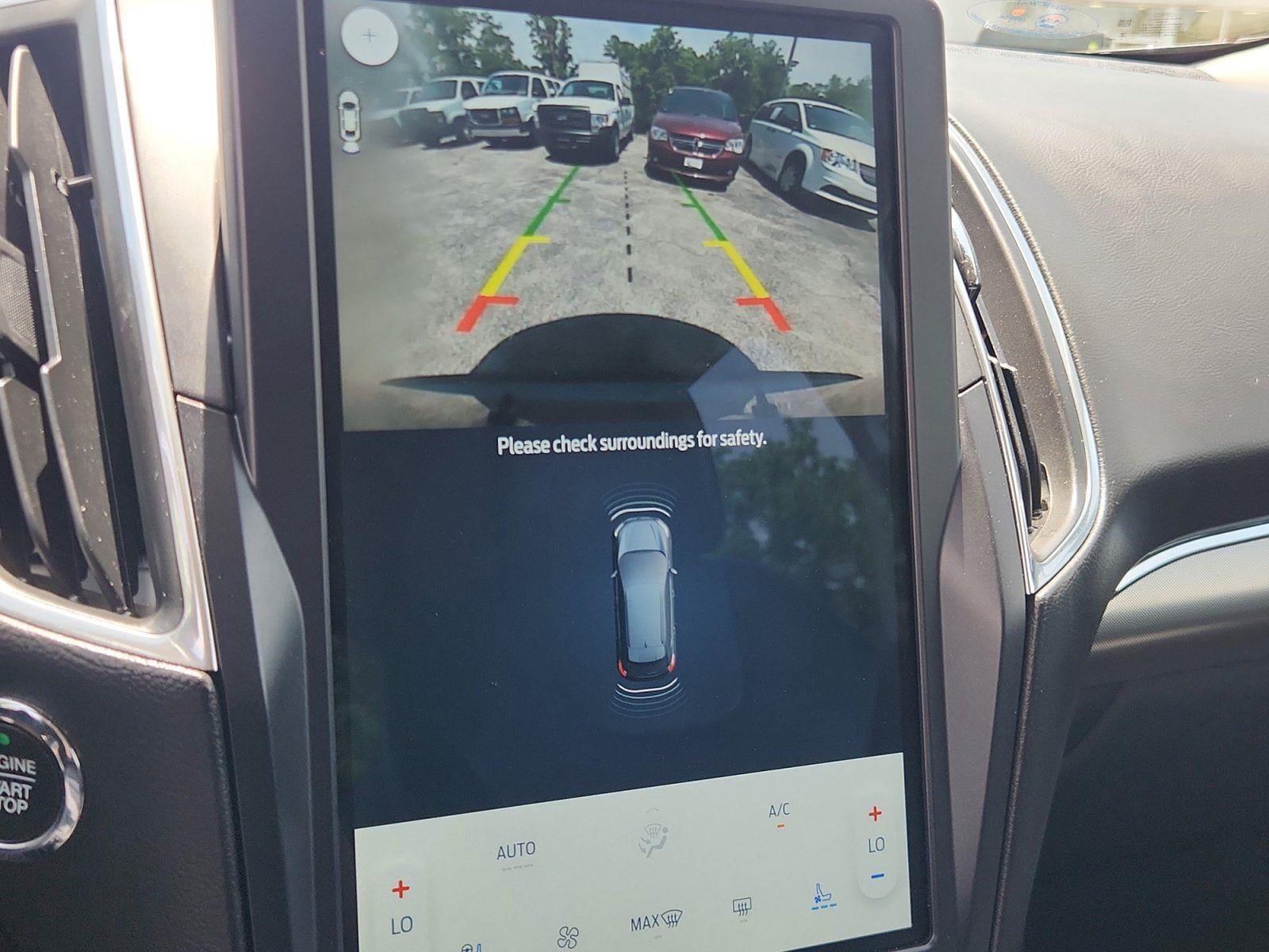 2022 Ford Edge Titanium