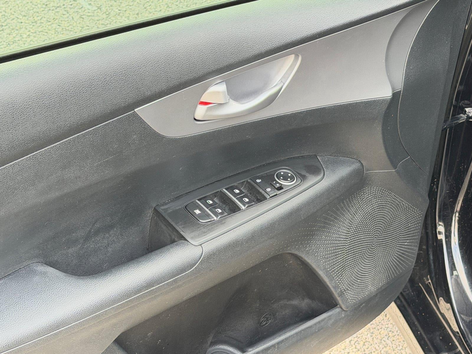 2022 Kia Forte FE