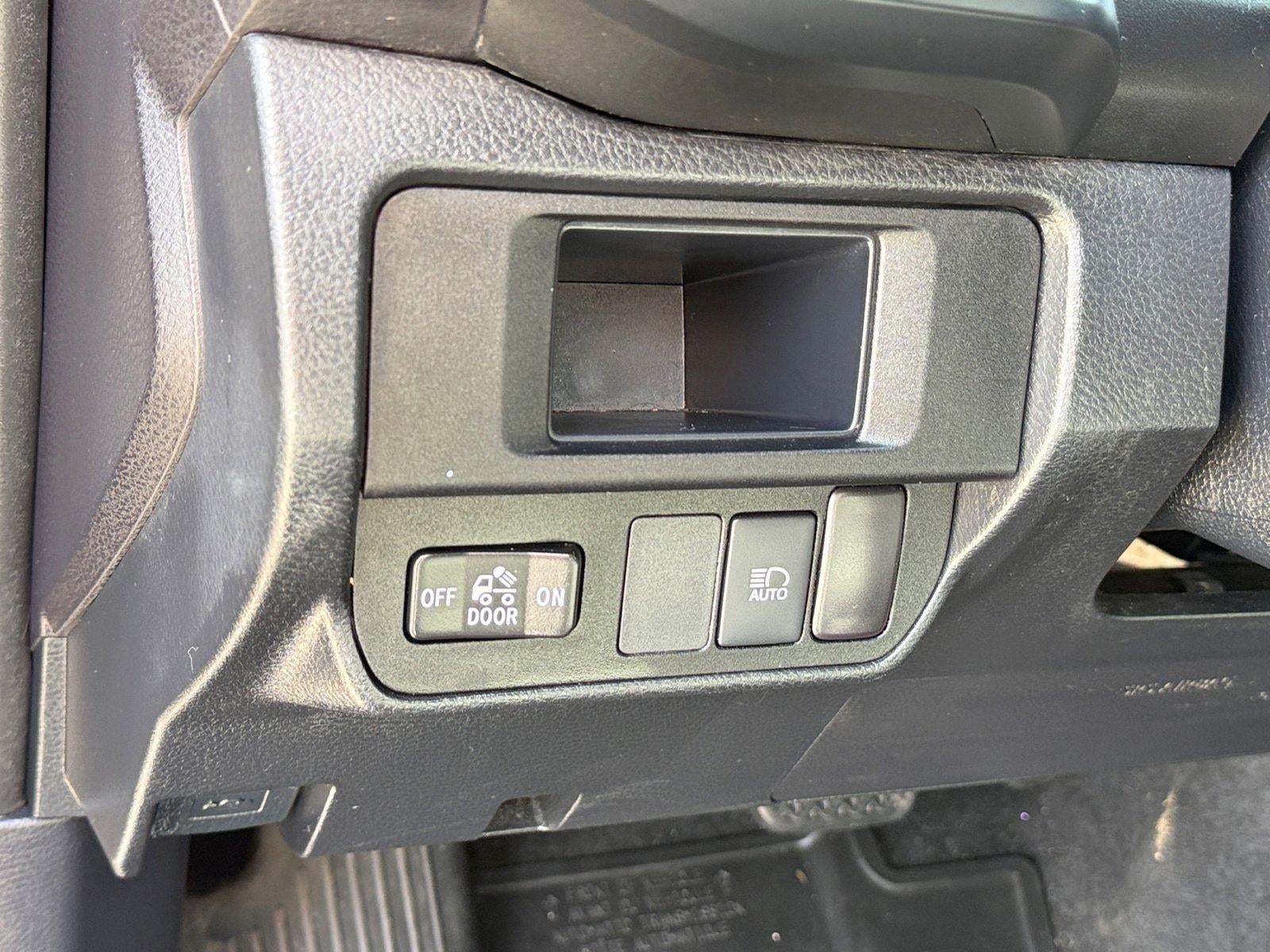 2018 Toyota Tacoma SR V6