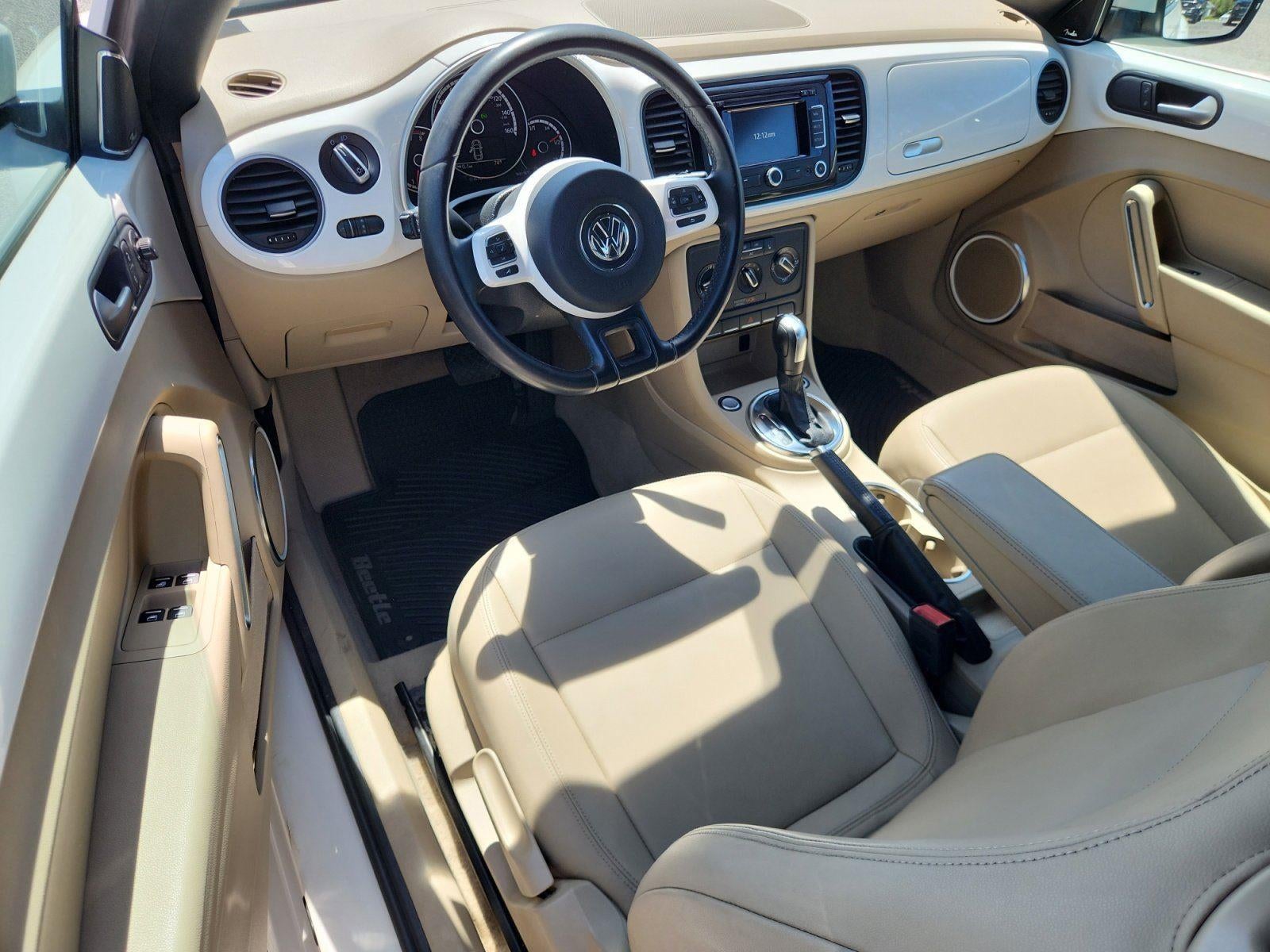 2013 Volkswagen Beetle Convertible 2.5L w/Sound/Nav