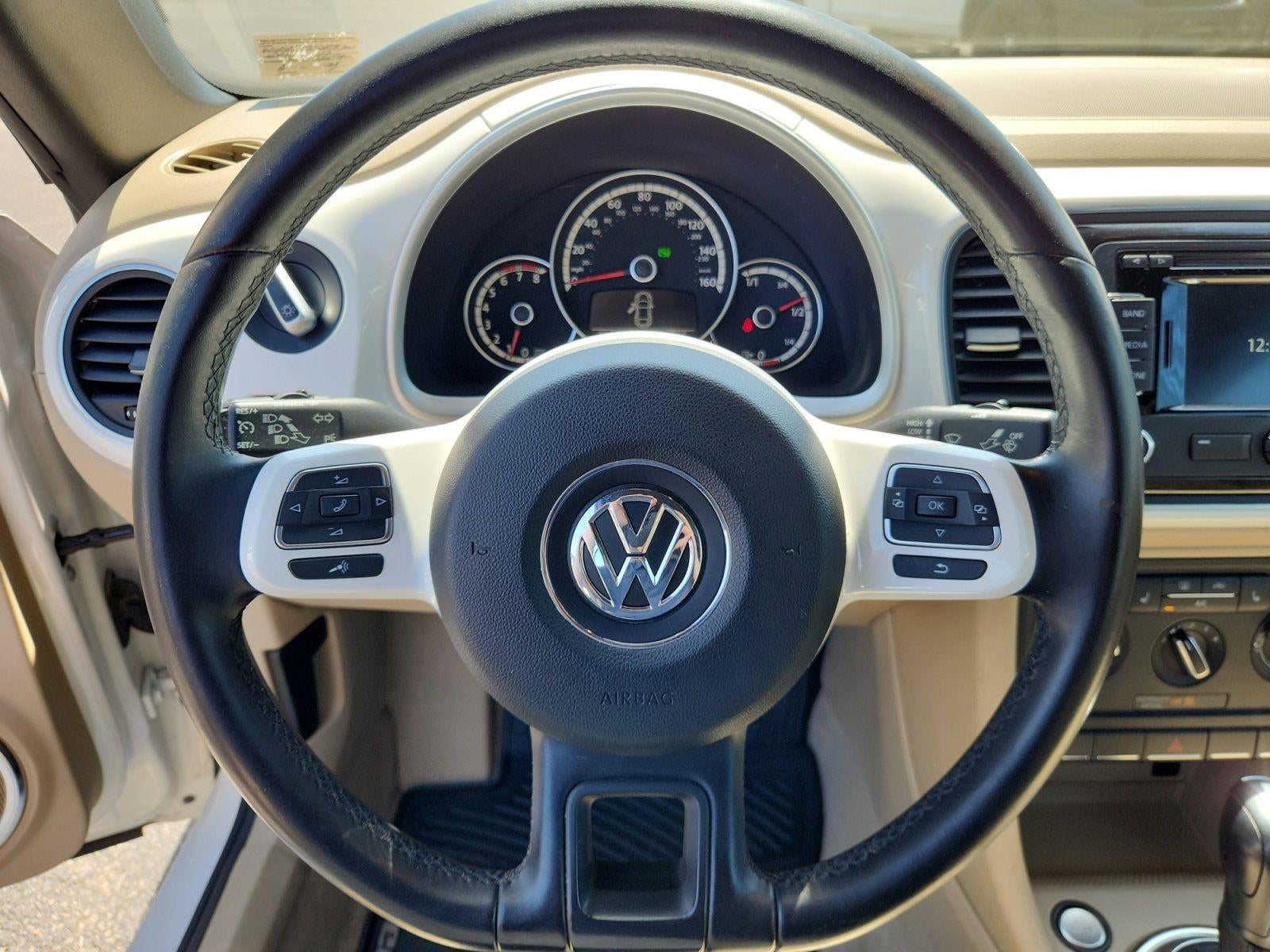 2013 Volkswagen Beetle Convertible 2.5L w/Sound/Nav