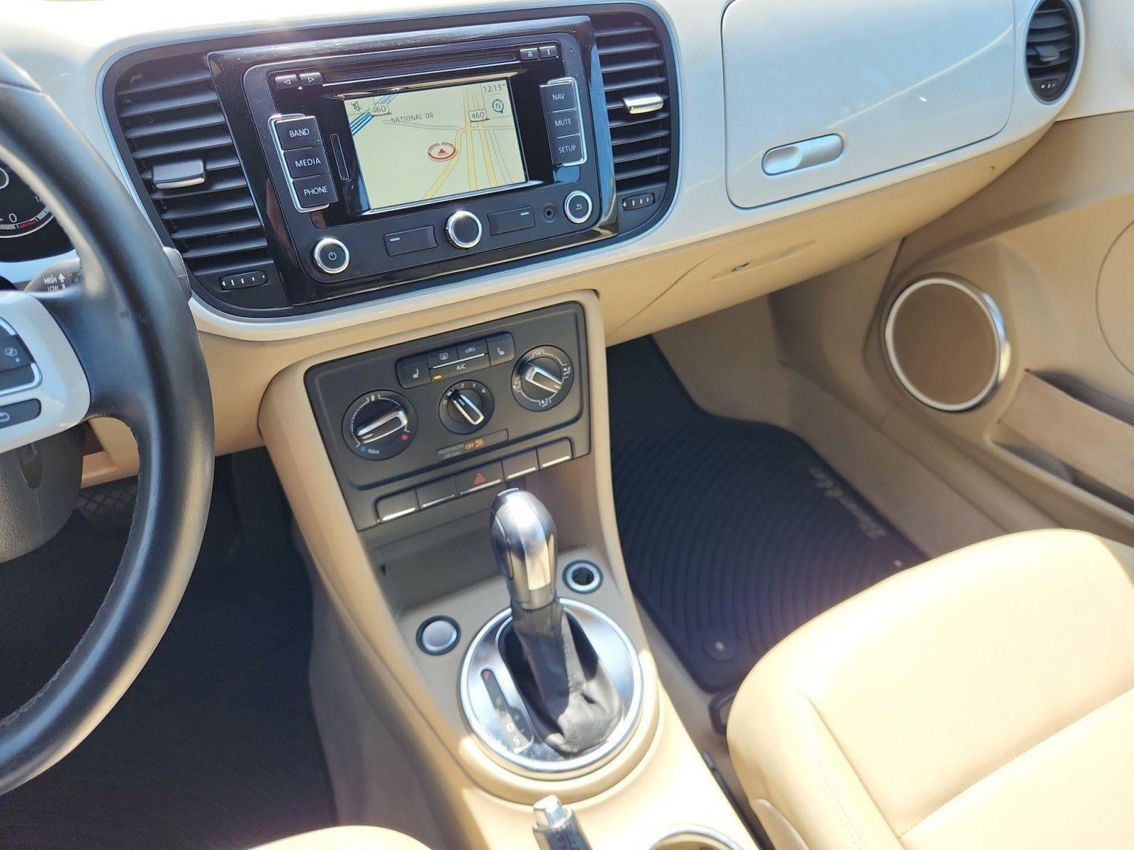 2013 Volkswagen Beetle Convertible 2.5L w/Sound/Nav