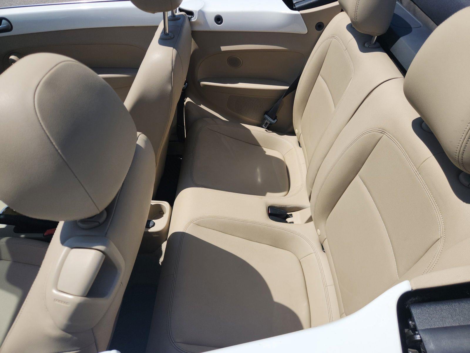 2013 Volkswagen Beetle Convertible 2.5L w/Sound/Nav