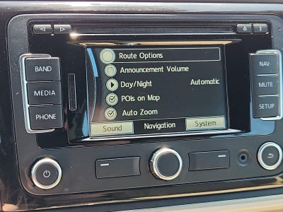 2013 Volkswagen Beetle Convertible 2.5L w/Sound/Nav
