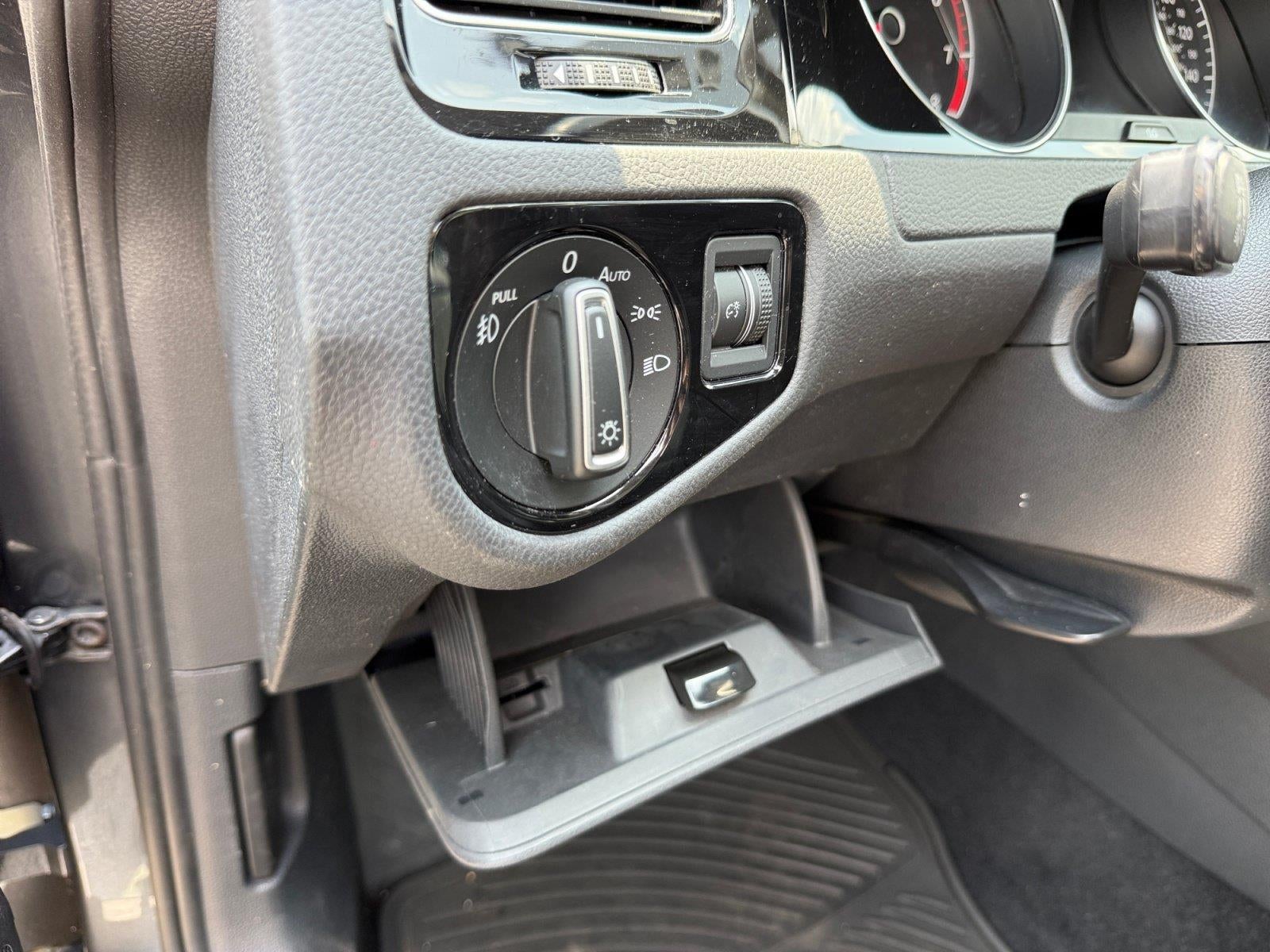 2017 Volkswagen GOLF TSI SEL