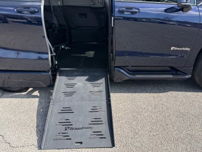 2024 Toyota Sienna LE