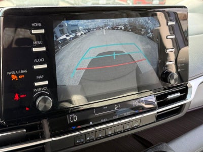 2024 Toyota Sienna LE