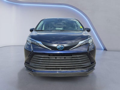 2024 Toyota Sienna LE