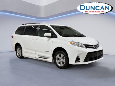 2019 Toyota Sienna LE