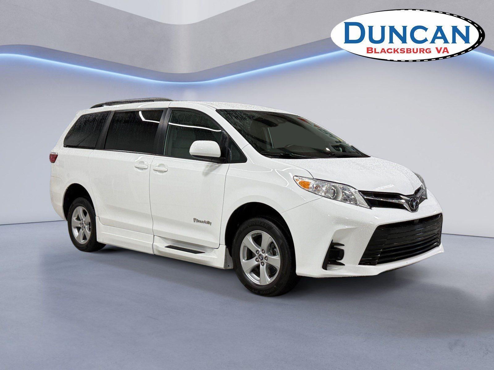 2019 Toyota Sienna LE